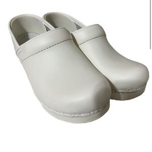 White dansco’s size 37. Bought from Poshmark from someone but they were too big